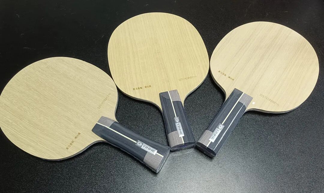 Table tennis player demonstrating serve stance against short pimples opponent