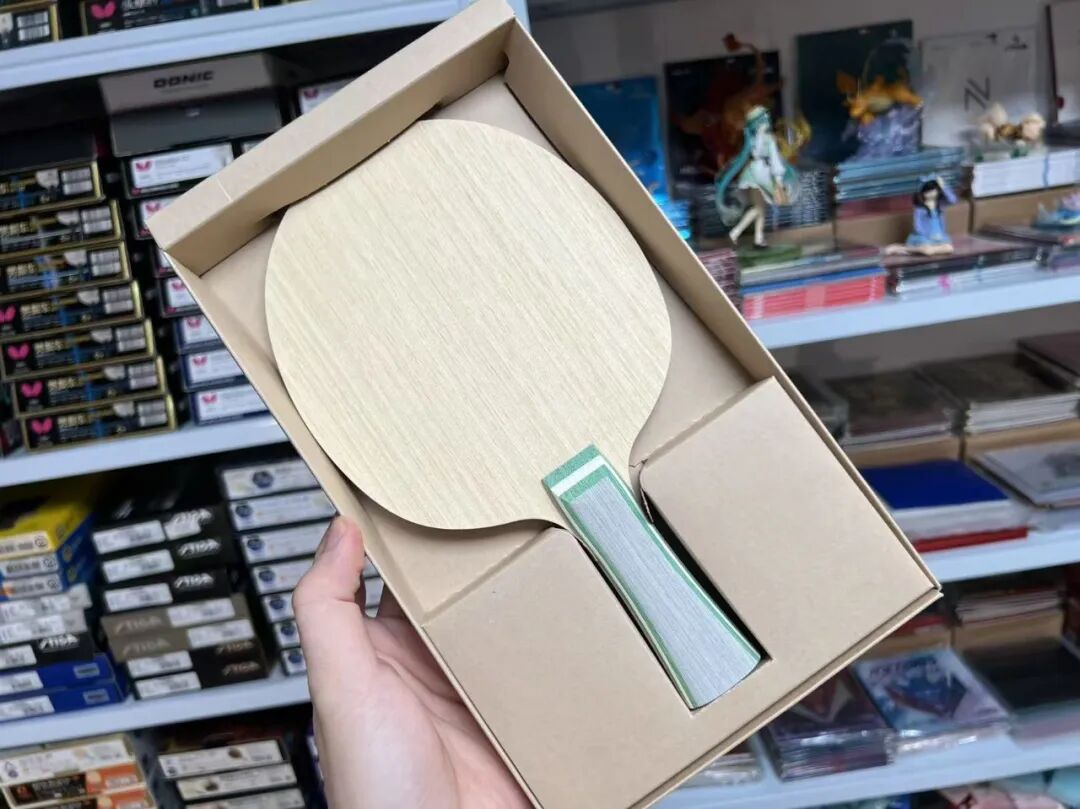 Stiga Luma Mixed Carbon blade with eco-friendly special-issue box showing unmarked handle